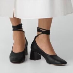 Theory Black Ruched Pump in Smooth Leather